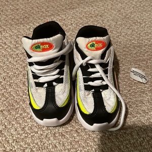 Used toddler Nike airmax